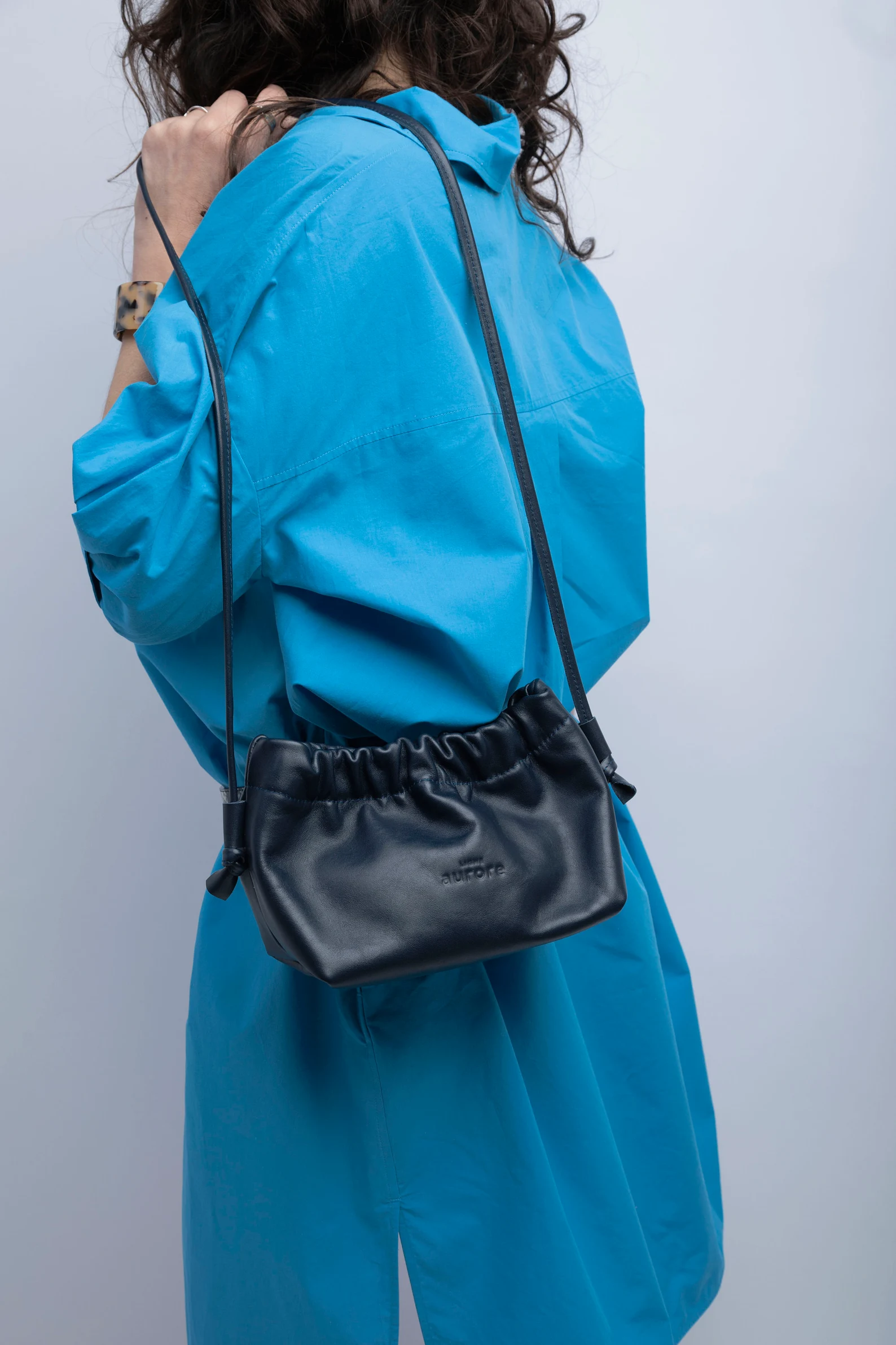 Leather bucket bag for women - Image 2