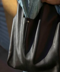 Alternative view of Leather bag for women, black leather